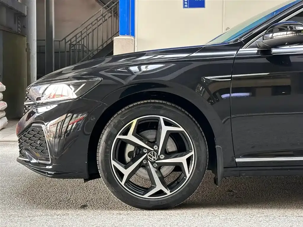Volkswagen Passat 2025 из CN, фото 8