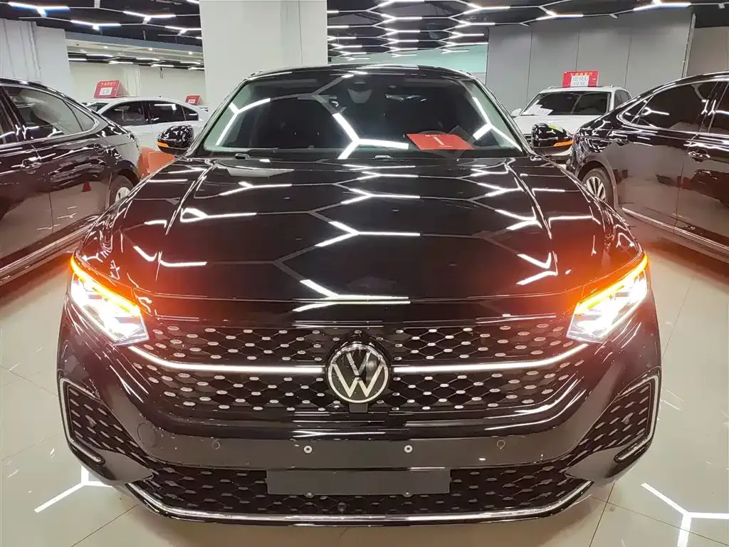 Volkswagen Passat 2022 из CN, фото 3