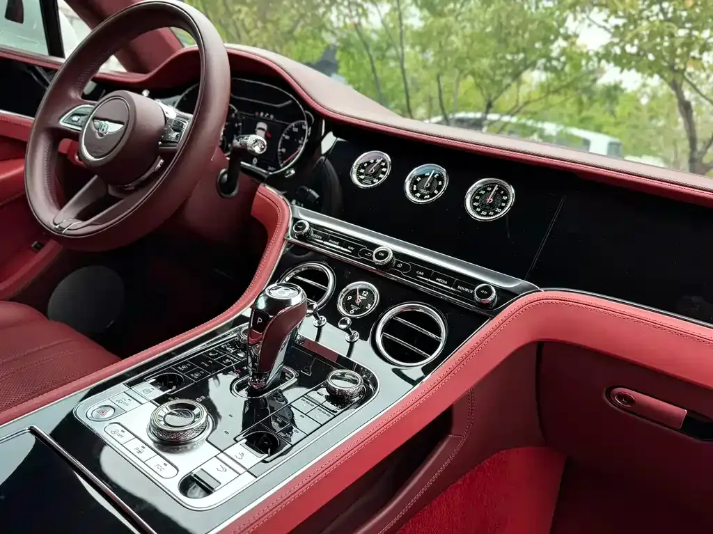 Bentley Continental 2021 из CN, фото 8