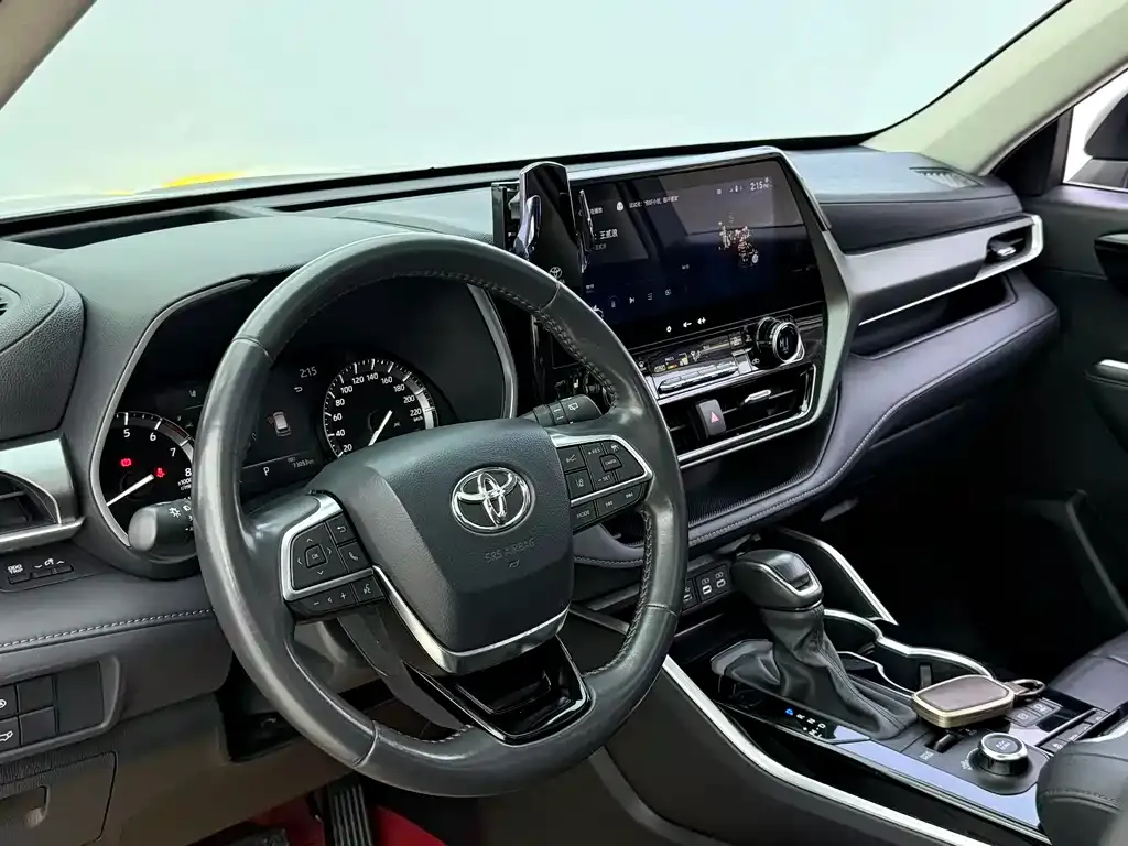 Toyota Highlander — фото 4