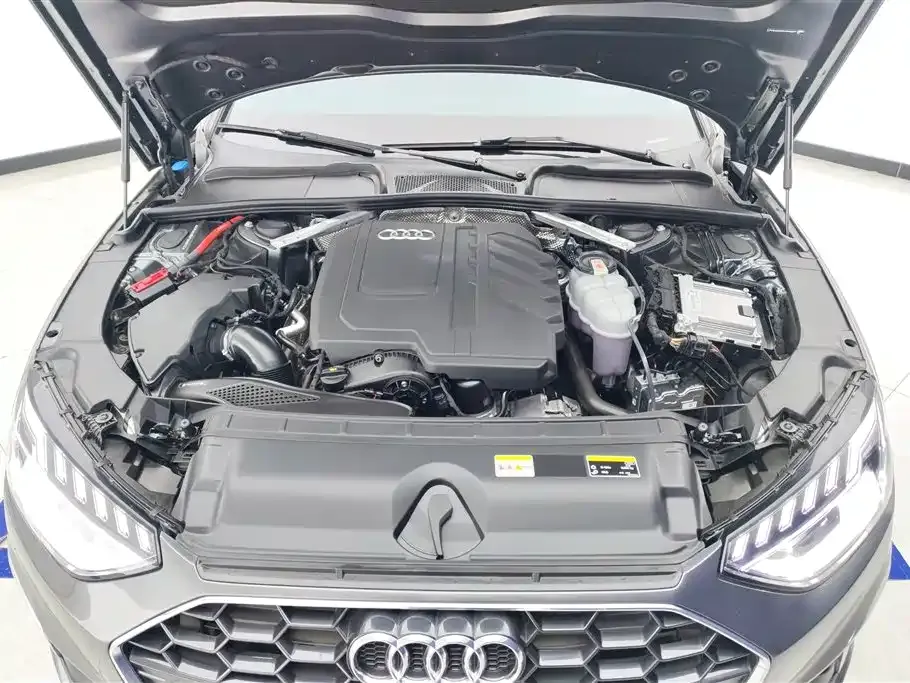 Audi A4L 2023 из CN, фото 5