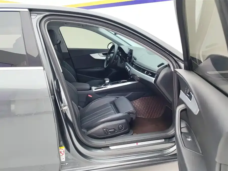 Audi A4L 2023 из CN, фото 9