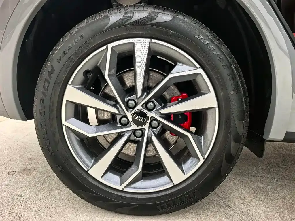Audi Q5L 2026 из CN, фото 5