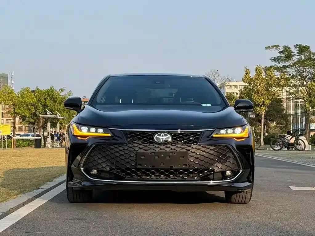 Toyota Avalon — фото 10