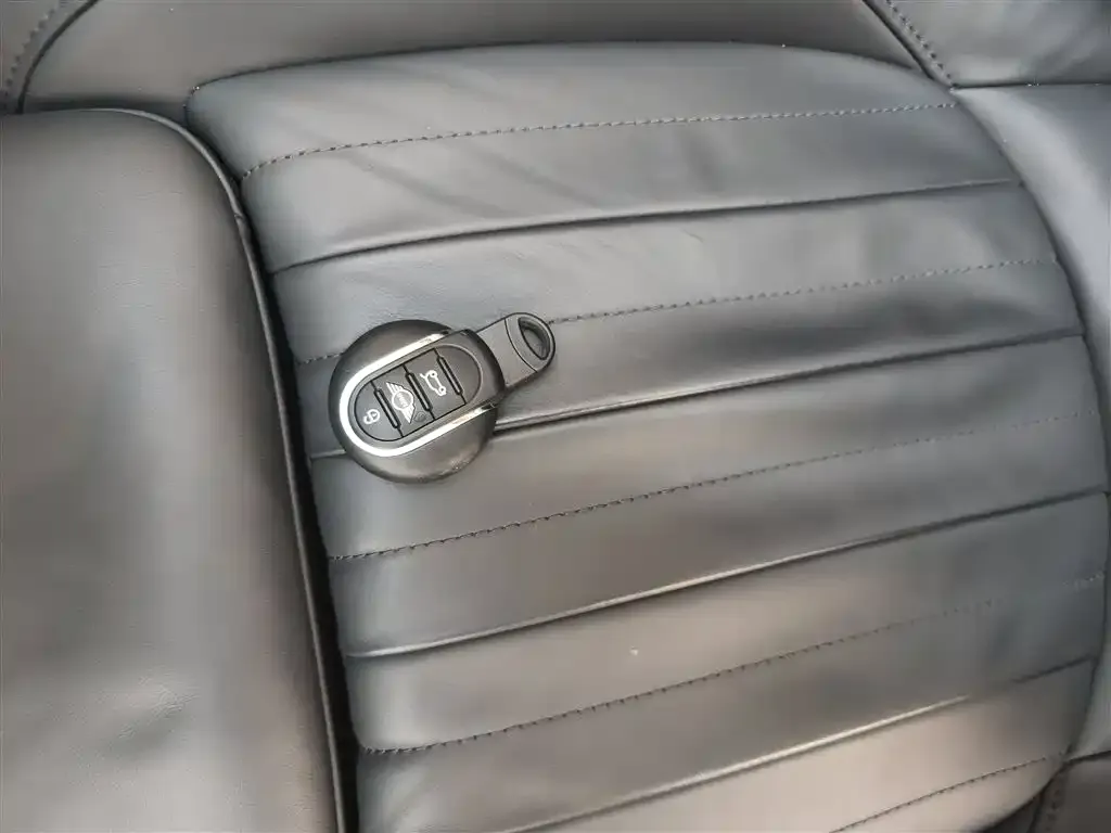 MINI Cooper (3-door) 2021 из CN, фото 2