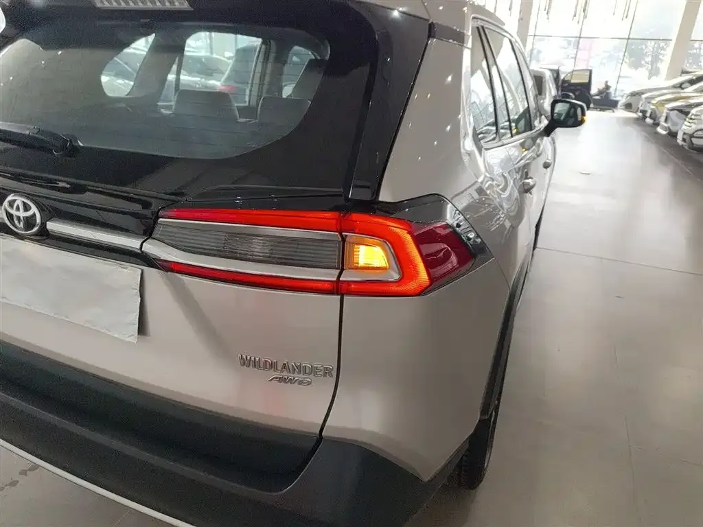 Toyota Wildlander 2023 из CN, фото 2