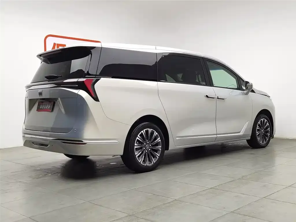 Buick GL8 2025 из CN, фото 8