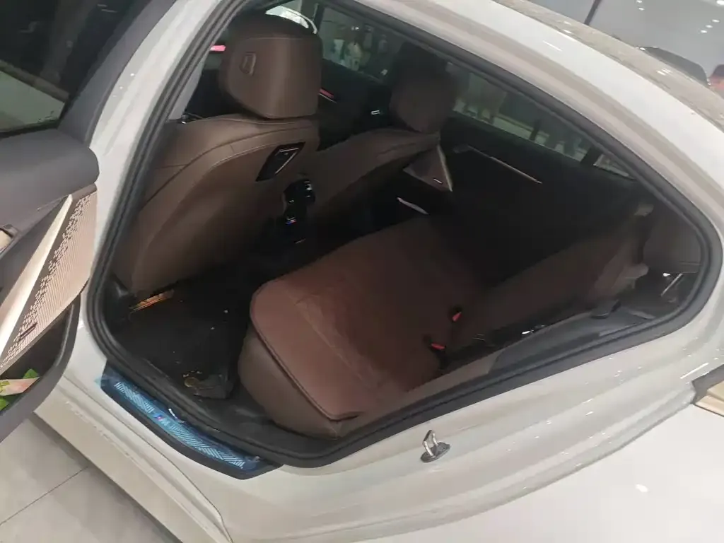 BMW i5 2024 из CN, фото 5