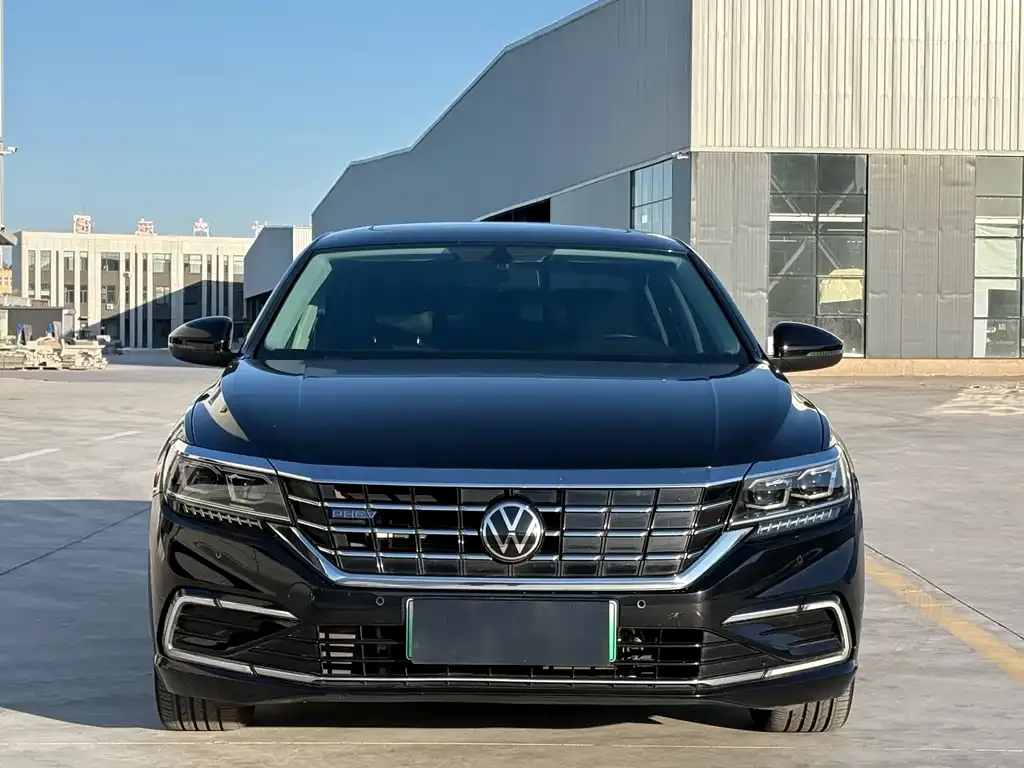 Volkswagen Passat New Energy — фото 2