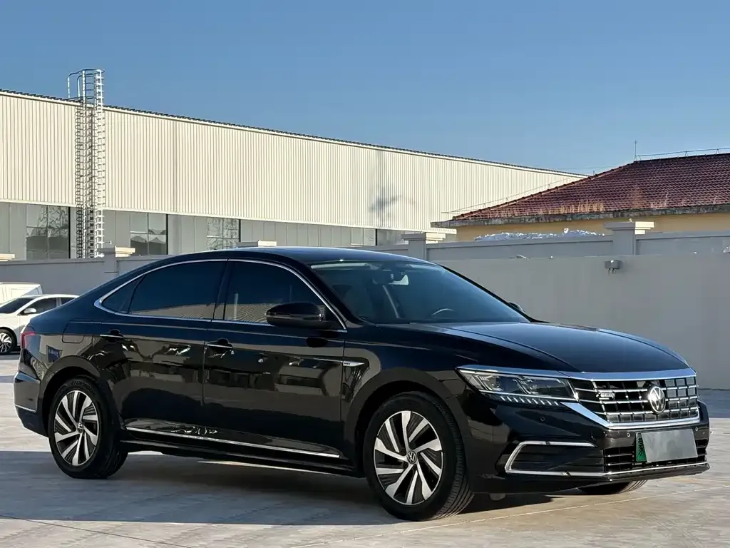 Volkswagen Passat New Energy — фото 8