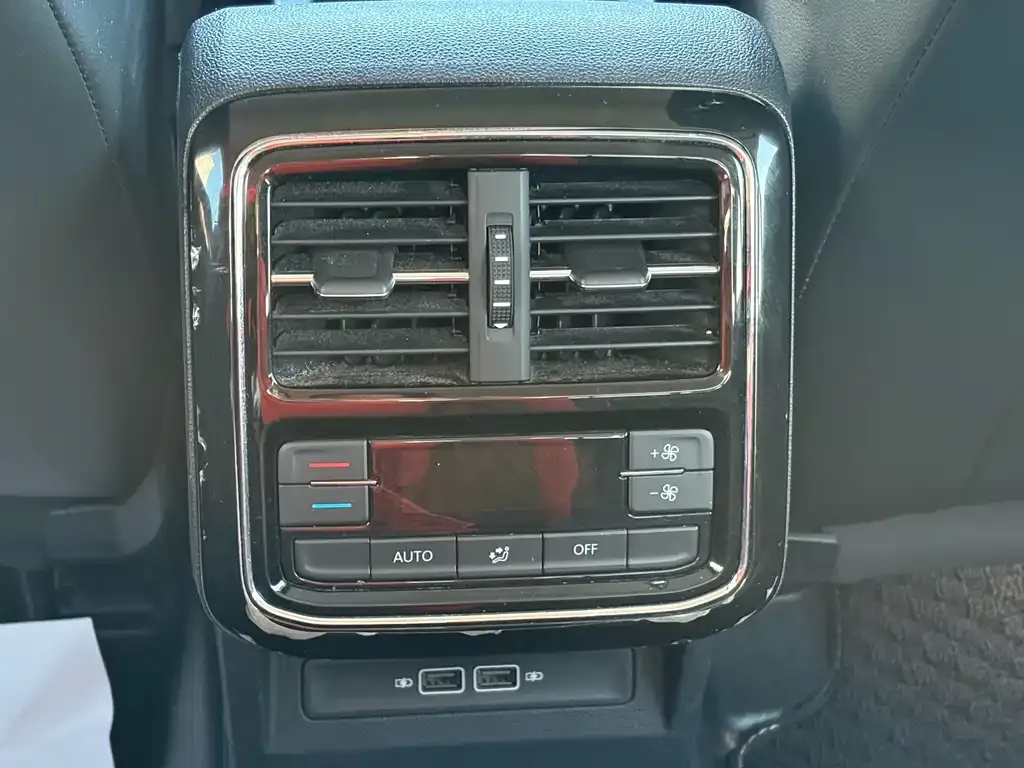 Volkswagen Passat New Energy — фото 3