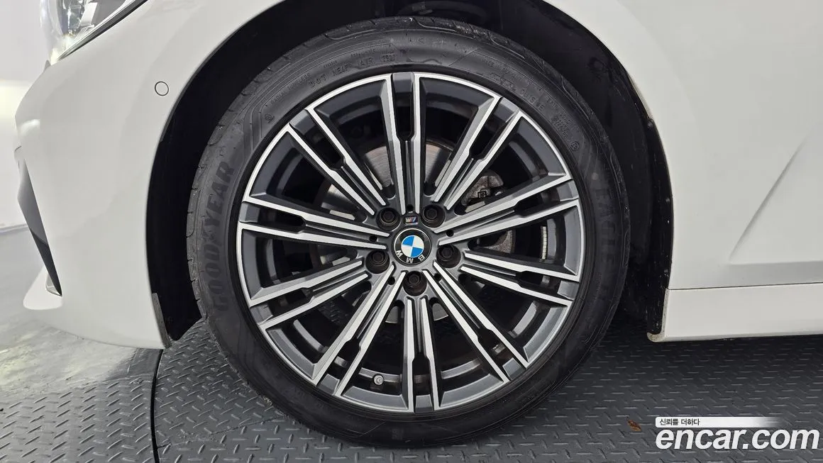BMW 3-Series — фото 10