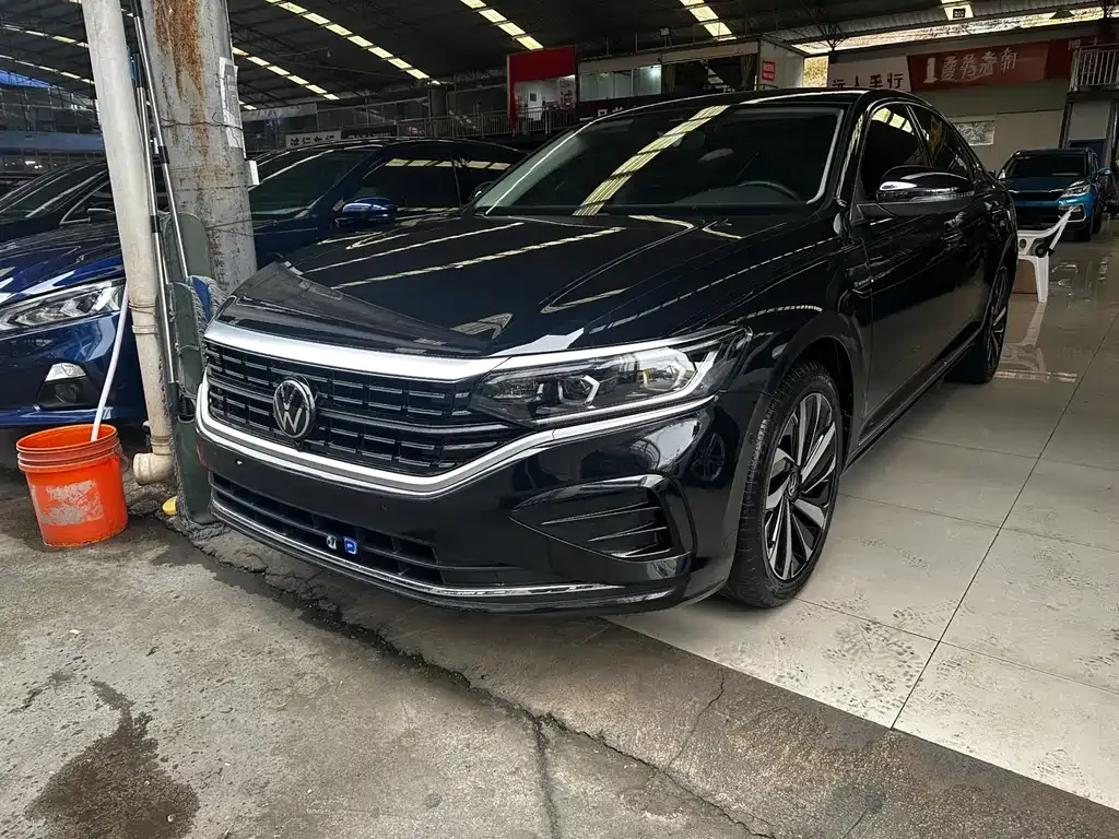 Volkswagen Passat 2023 из CN, фото 1