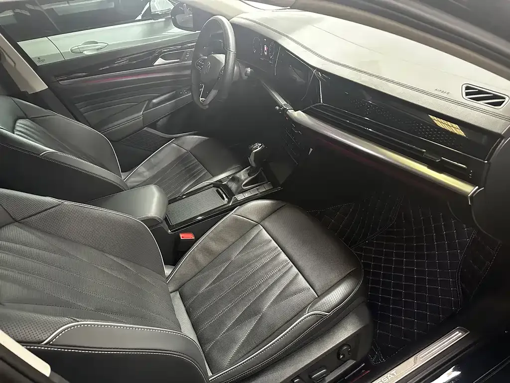 Volkswagen Passat 2023 из CN, фото 8