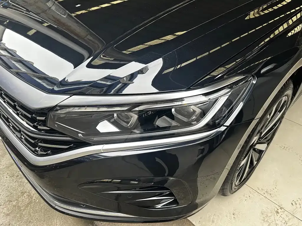 Volkswagen Passat 2023 из CN, фото 5