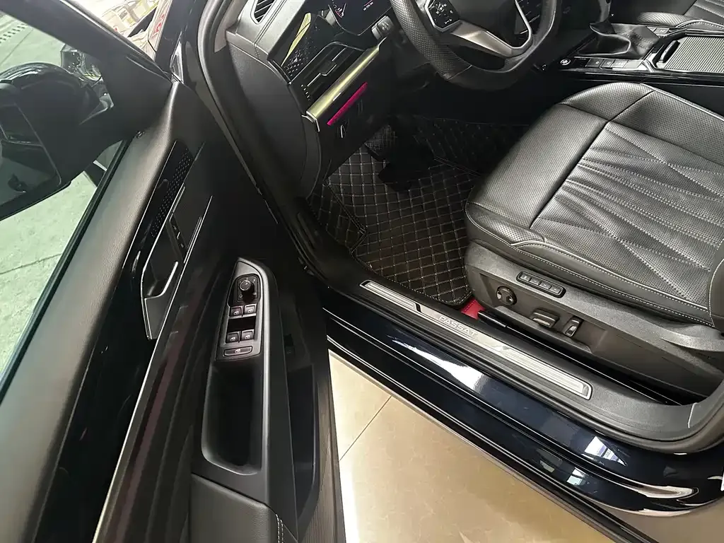 Volkswagen Passat 2023 из CN, фото 10