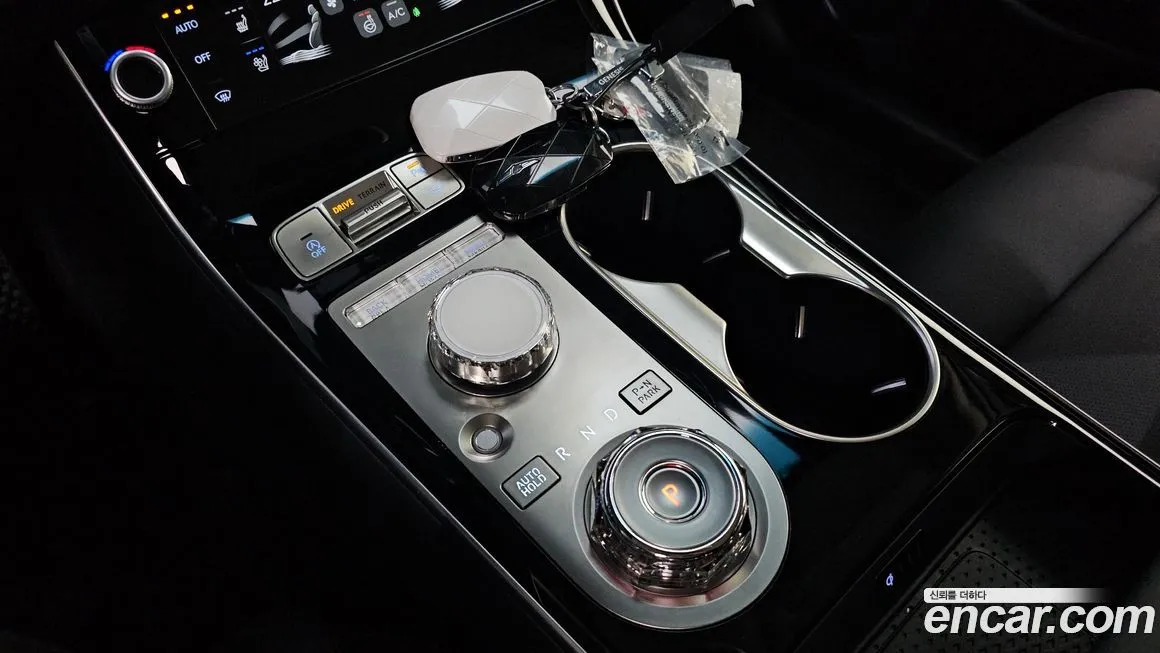 Genesis GV70 2025 из KR, фото 8