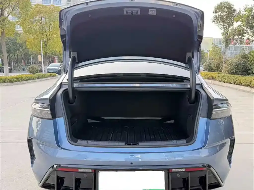 BYD Seal — фото 8
