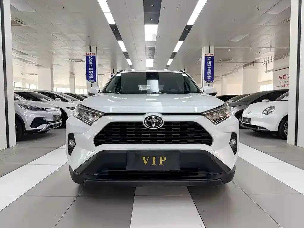Toyota RAV4 2023 из CN, фото 5