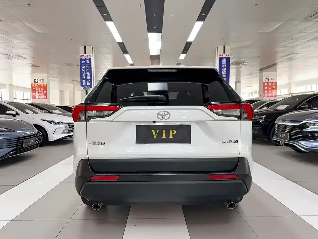 Toyota RAV4 2023 из CN, фото 6