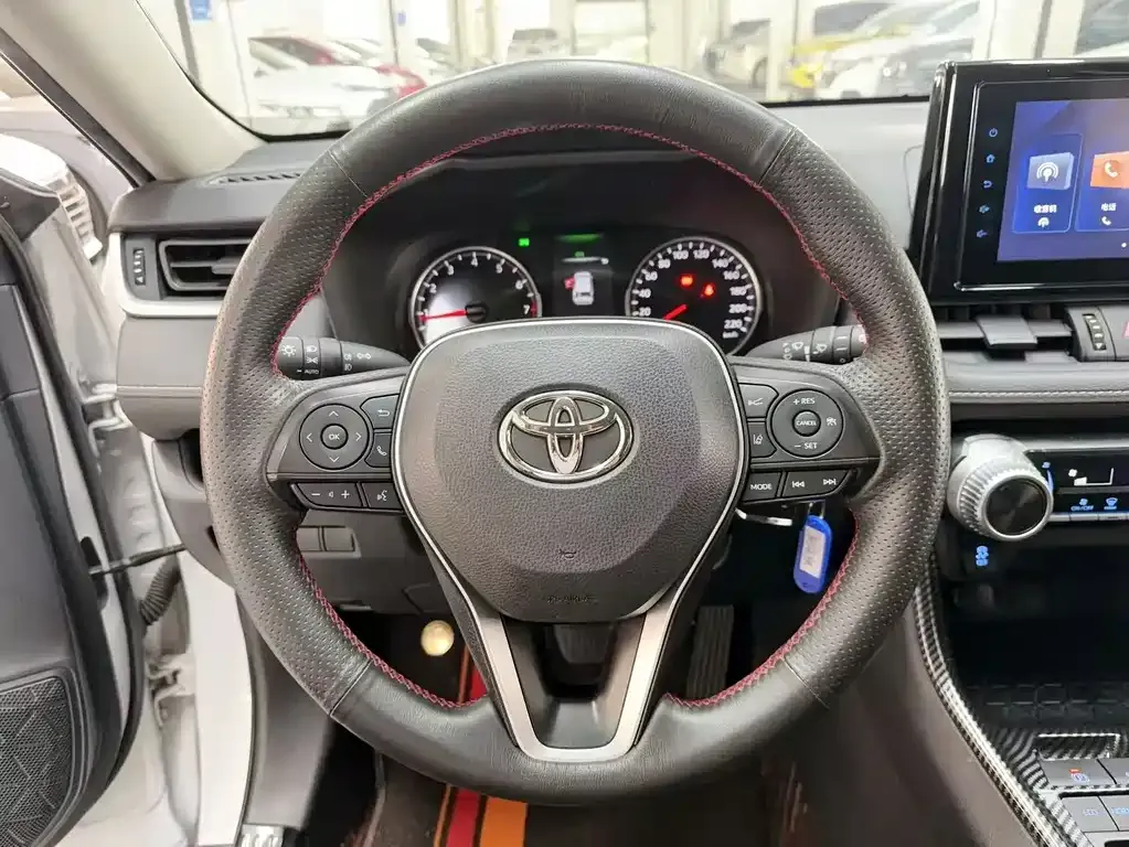 Toyota RAV4 2023 из CN, фото 8
