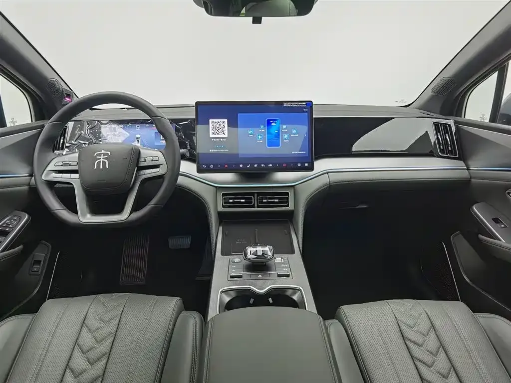 BYD L DM-i — фото 10