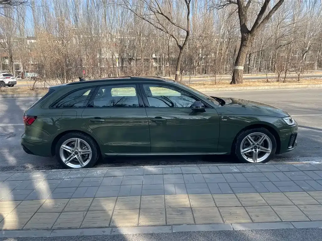 Audi A4 (Import) — фото 8