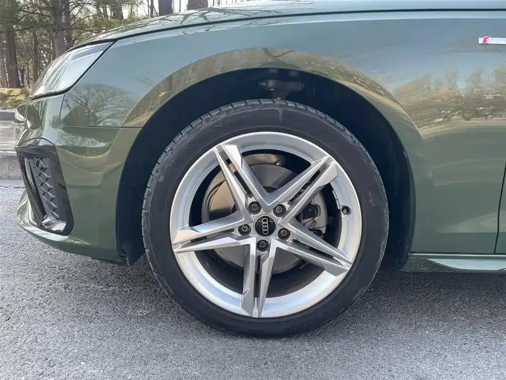 Audi A4 (Import) — фото 7