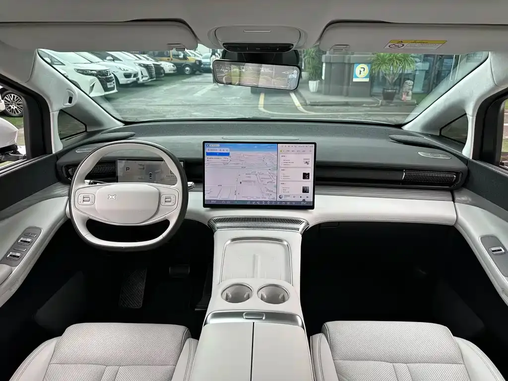 XPeng X9 — фото 9