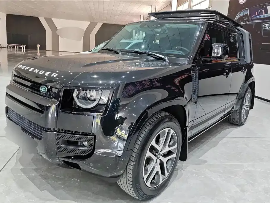 Land Rover Defender — фото 1