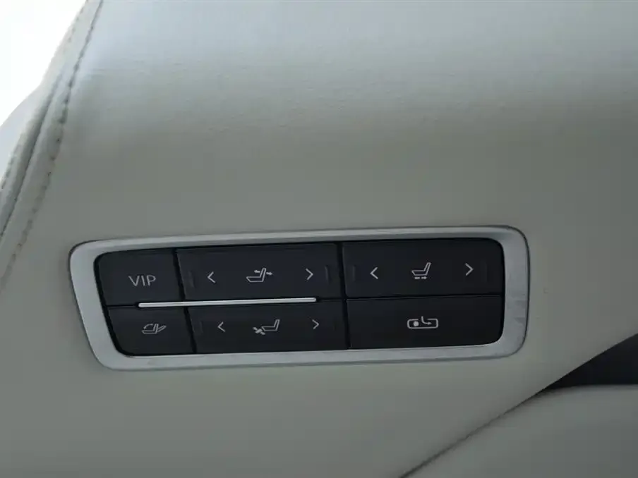 Buick Century 2023 из CN, фото 2