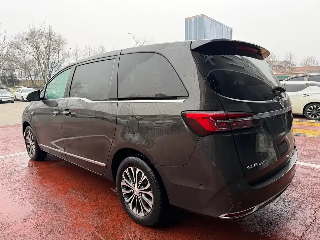 Buick GL8 2022 из CN, фото 2