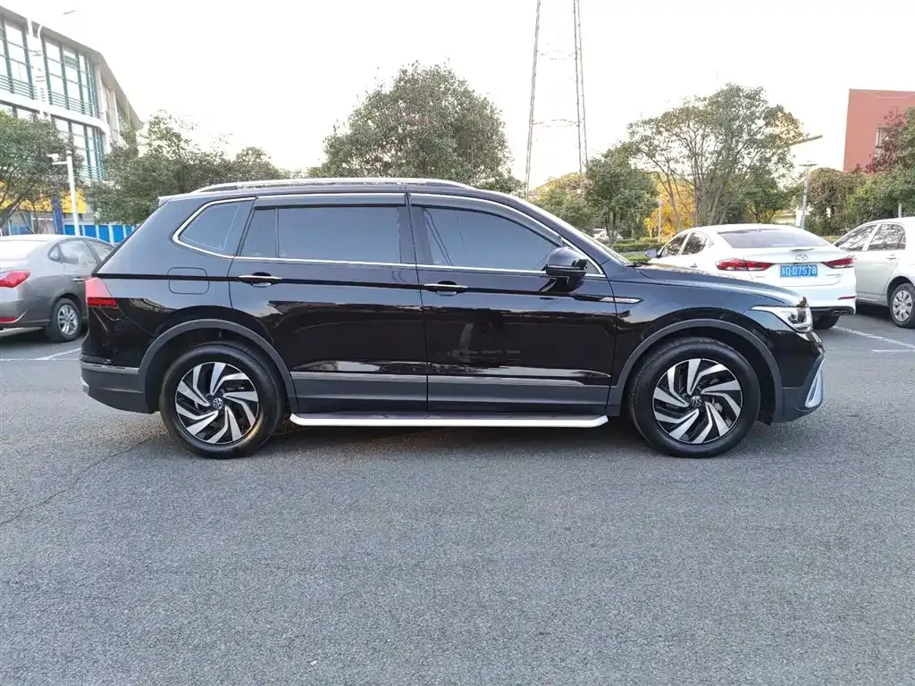 Volkswagen Tiguan L 2024 из CN, фото 10