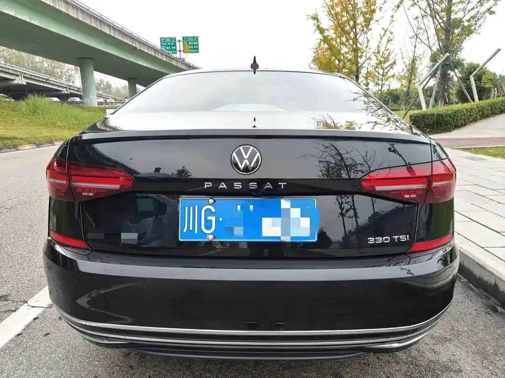 Volkswagen Passat — фото 5