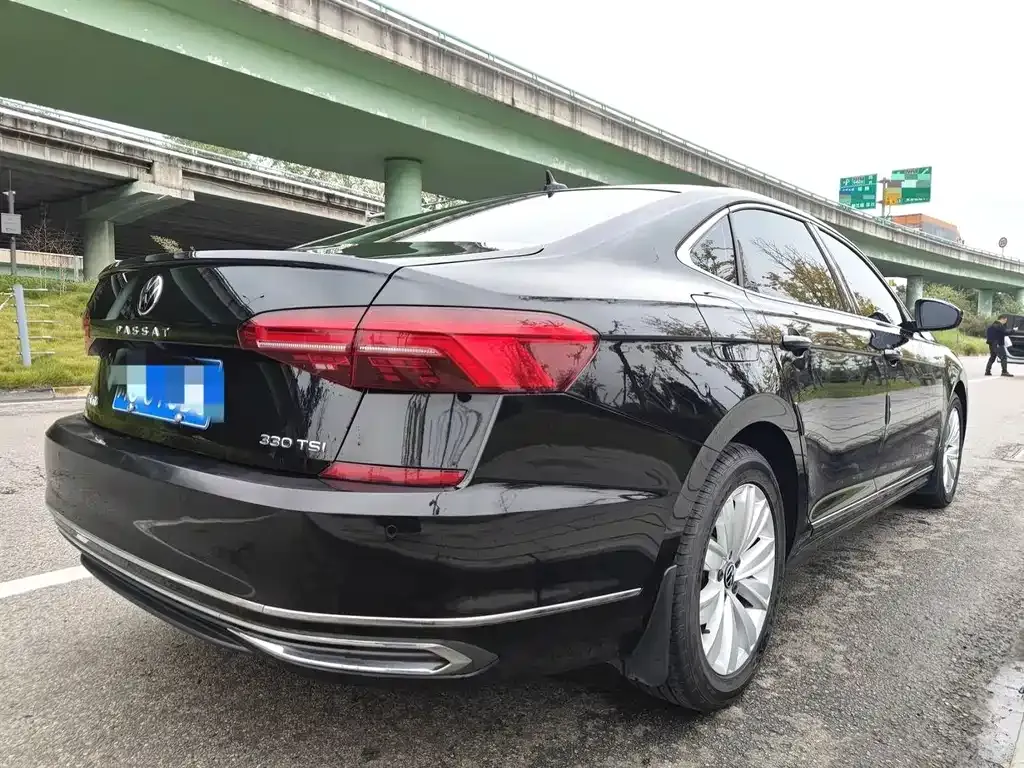 Volkswagen Passat — фото 9