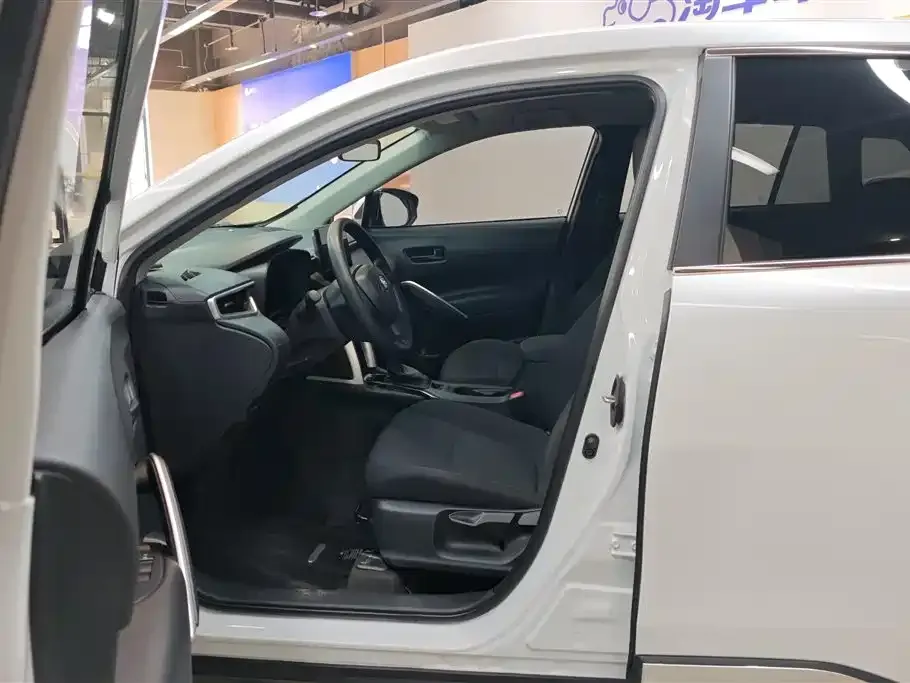 Toyota Corolla Cross 2024 из CN, фото 6