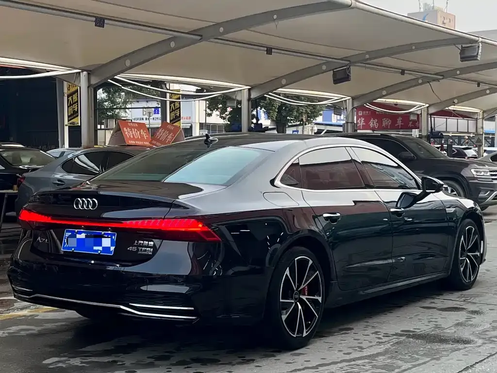 Audi A7L 2023 из CN, фото 8