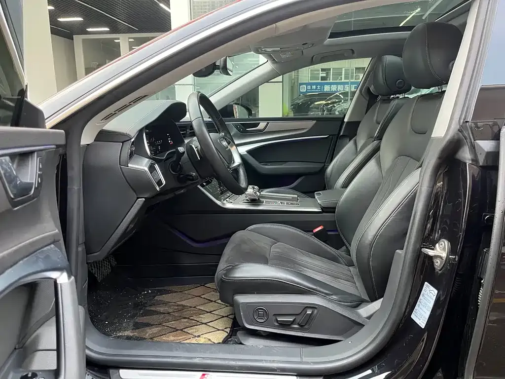 Audi A7L 2023 из CN, фото 7