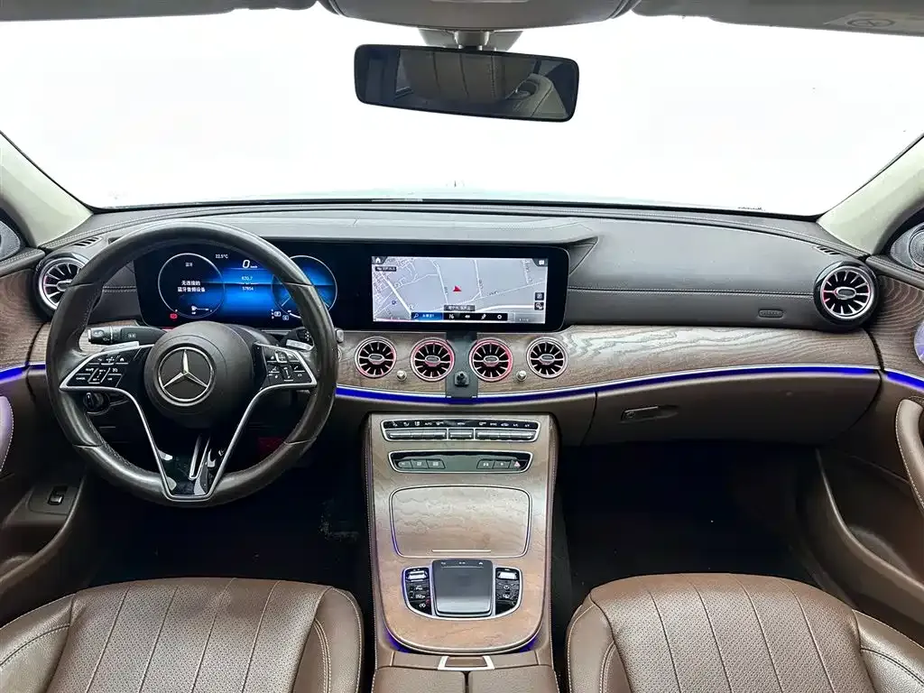 Mercedes-Benz E-Class — фото 5