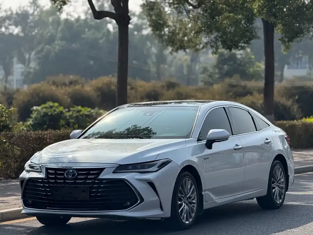 Toyota Avalon 2023 из CN, фото 1