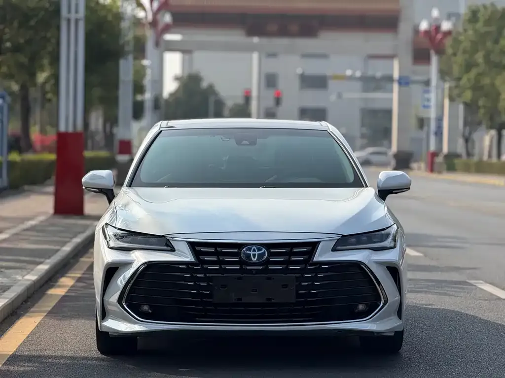 Toyota Avalon 2023 из CN, фото 2