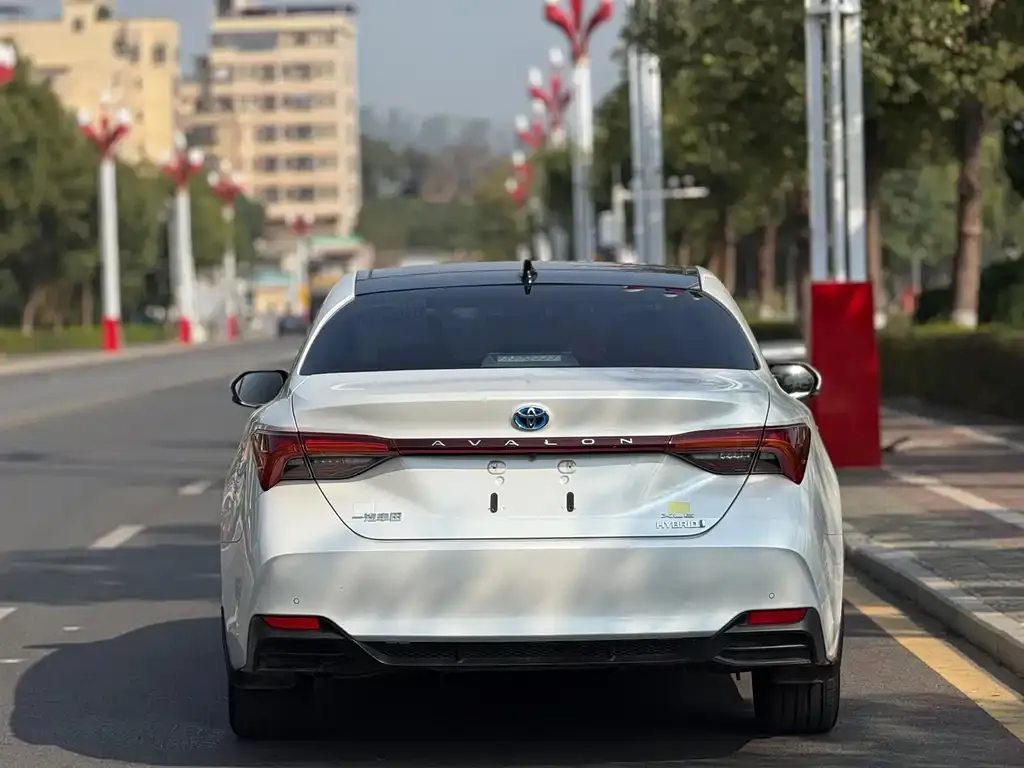 Toyota Avalon 2023 из CN, фото 5