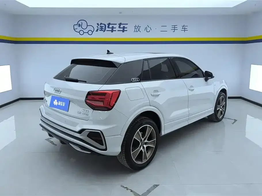 Audi Q2L 2023 из CN, фото 2