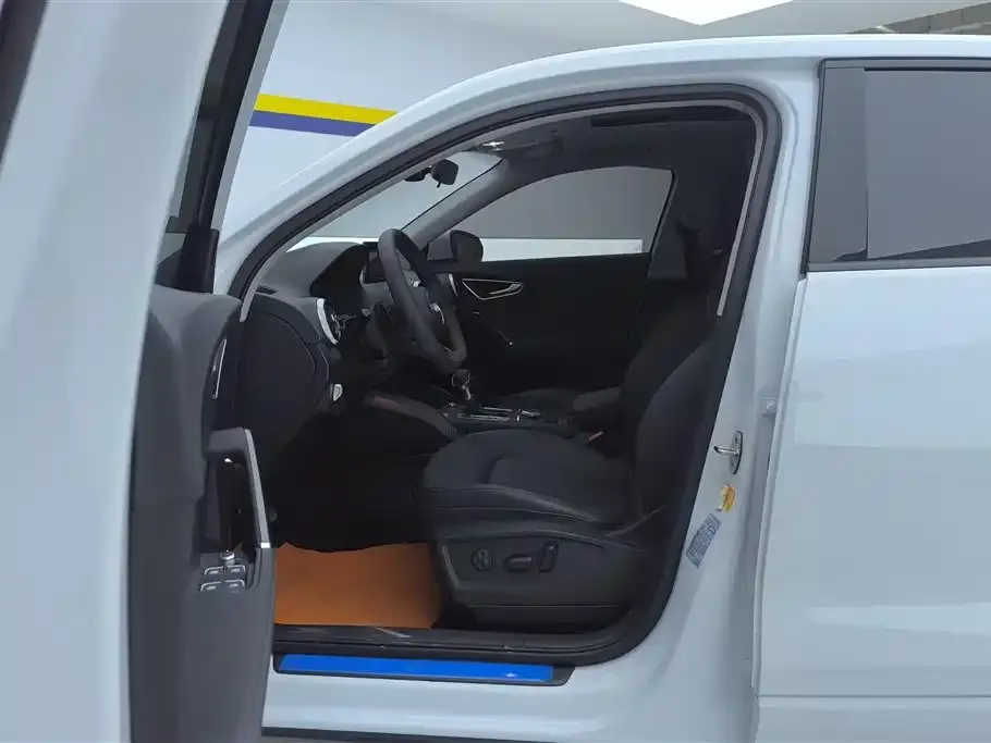 Audi Q2L 2023 из CN, фото 9