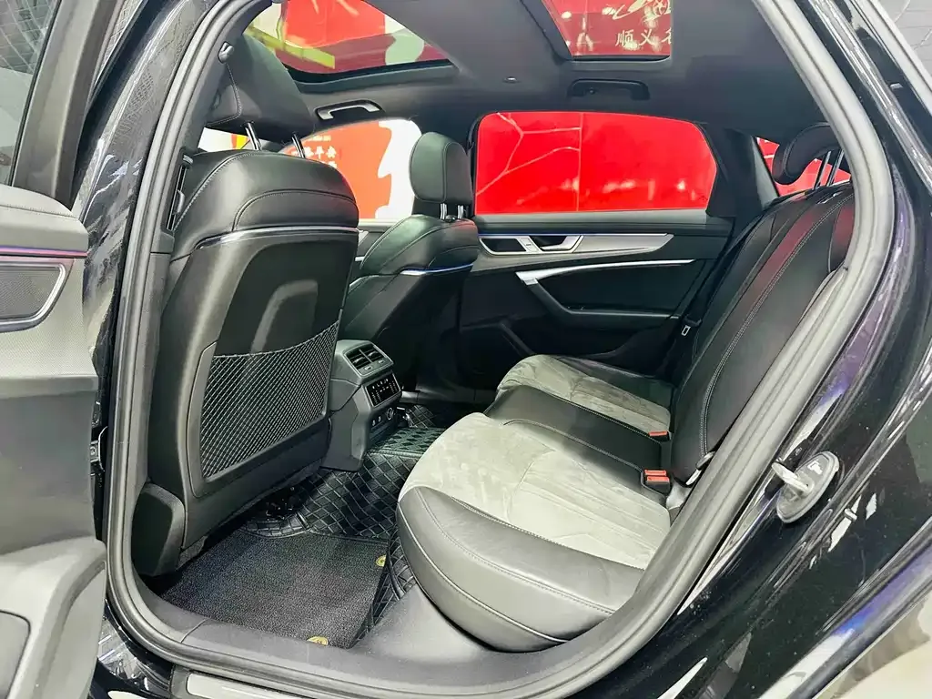 Audi A6L 2023 из CN, фото 10