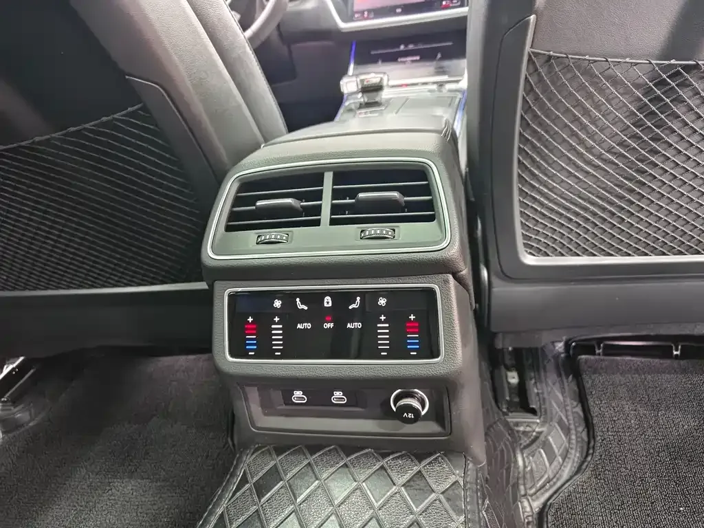 Audi A6L 2023 из CN, фото 4