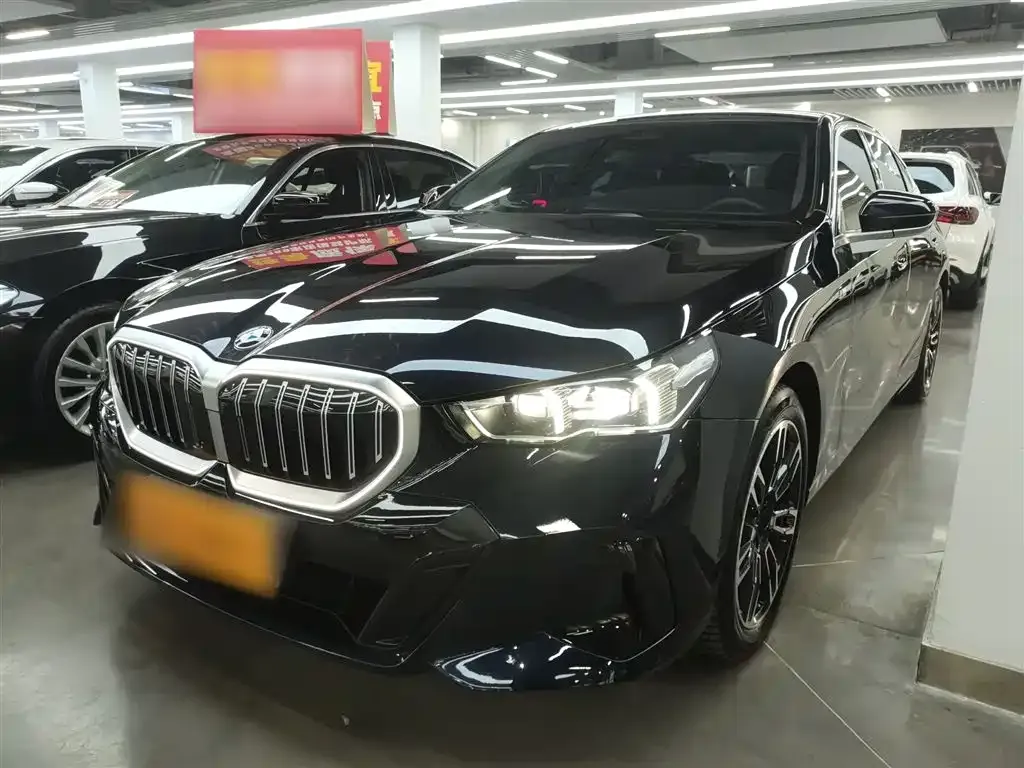 BMW 5 Series 2024 из CN, фото 1