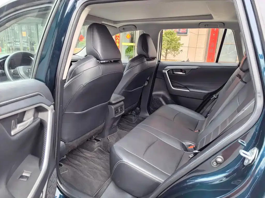 Toyota Wildlander 2023 из CN, фото 2