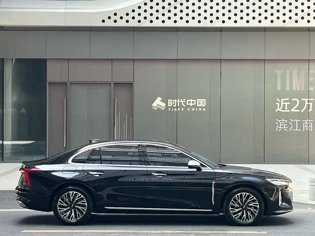 Hongqi H5 — фото 10