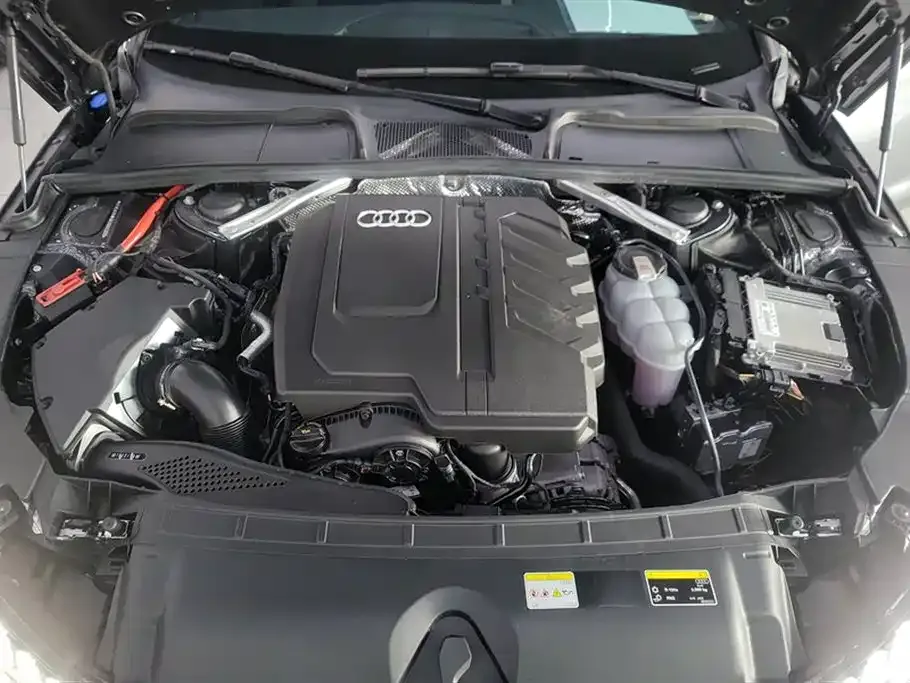 Audi A4L 2024 из CN, фото 6